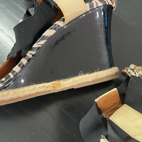 Fendi Carioca Zebra Printed Leather Wedge Sandals - Picture 4 of 12